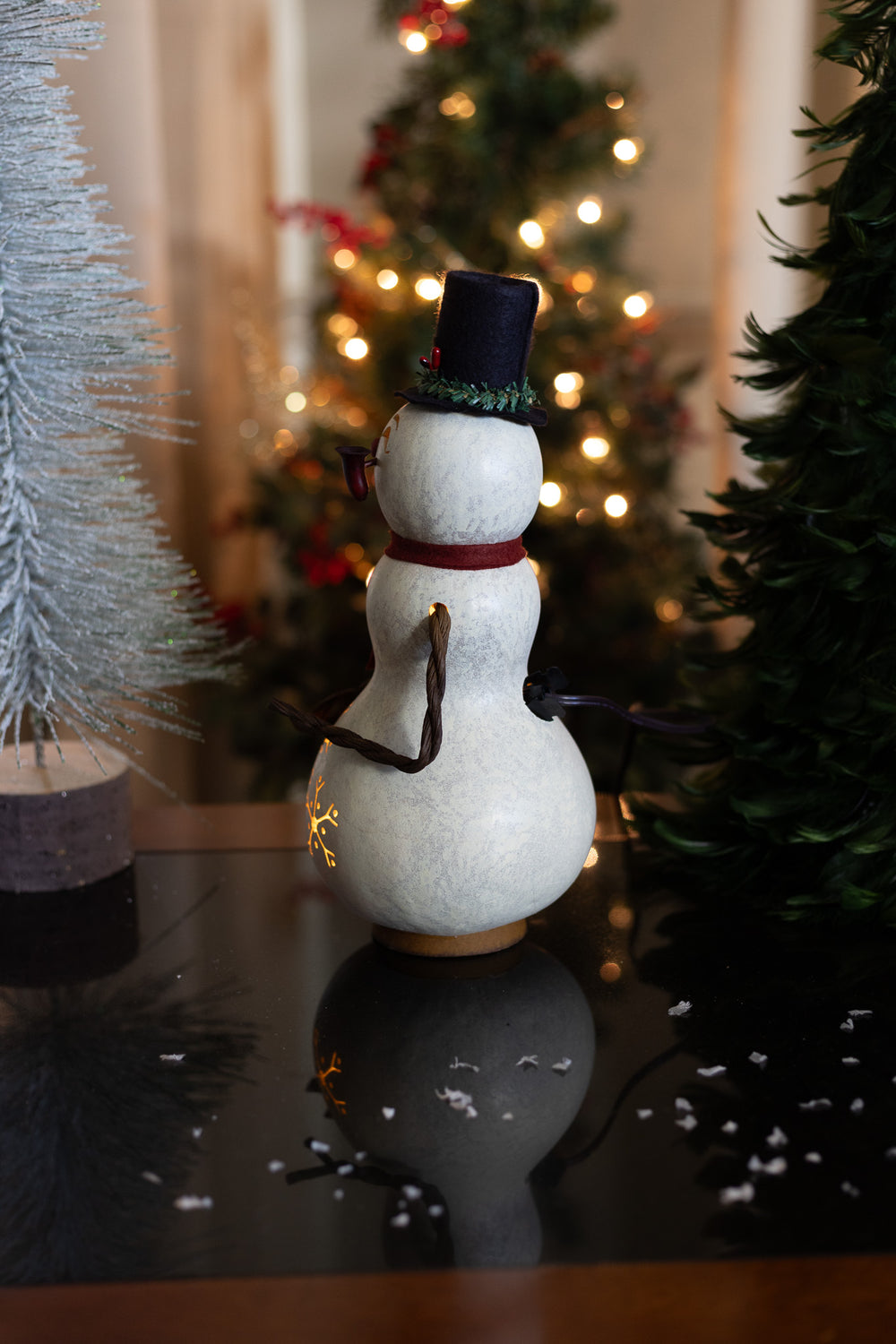 Blizzard Snowman Left Side View at Meadowbrooke Gourds. 